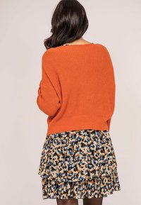 Dona x Lisa KYLIE - Gilet - orange