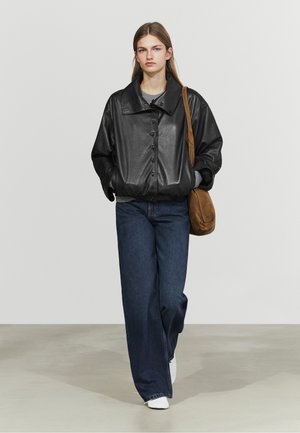 Massimo Dutti, NAPPA LEATHER BOMBER JACKET WITH BUTTON DETAIL - Bomber Jacket - black