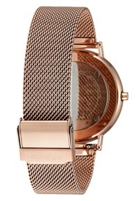 Rožinės auksinės spalvos tinklinis laikrodis su apvaliu korpusu ir skaidriu dugnu, turi saugų užsegimą ir smulkiai austą tekstūrą ant dirželio.