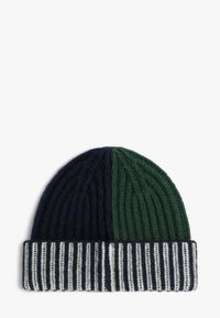 Gorro de lana con paneles azul marino y verde y un puño doblado que presenta rayas verticales en azul marino y blanco.