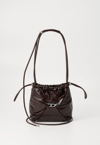 SCRUNCH BUCKET - Geantă crossbody - brown