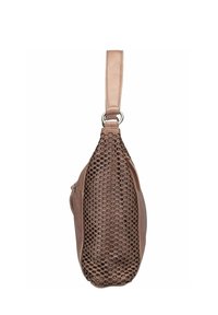 Borsa a mano in pelle marrone con un motivo a nido d'ape testurizzato su un lato, dotata di una tracolla liscia e di una forma arrotondata. Comparto con zip visibile.