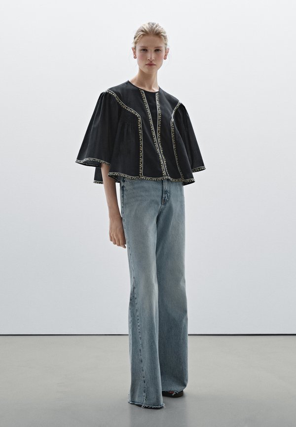 FLOWY WITH EMBROIDERED DETAILS - Blouse3