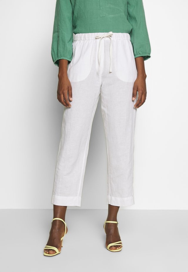 ALMARLEA PANTS - Kangashousut - brilliant white