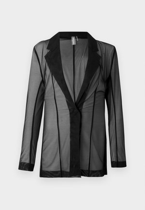 Blazer noir transparent avec un col classique, des manches longues et des rayures verticales. Fabriqué en matériau léger, il se caractérise par une texture lisse et une ouverture à l'avant.
