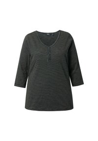 Zwart-wit gestreepte lange mouw top met een v-hals en een drieknopenpat. Gemaakt van zachte stof en heeft een relaxte pasvorm.