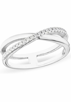 Zilveren ring met een oneindigheid ontwerp, versierd met een rij heldere cubic zirconia langs één rand, een glad gepolijste oppervlakte en een gestructureerde binnenkant.
