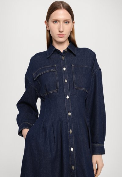 FRAME THE NIPPED DRESS - Farkkumekko - dark blue denim