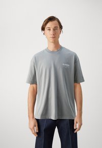 AllSaints UNDERGROUND CREW - Marškinėliai su spaudiniu - cliff grey