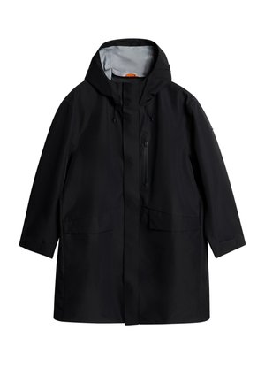 Czarna wodoodporna kurtka z kapturem, zapinana na zatrzaski, z dwoma dużymi przednimi kieszeniami oraz kieszenią na piersi zamykaną na zamek. Gładka faktura.