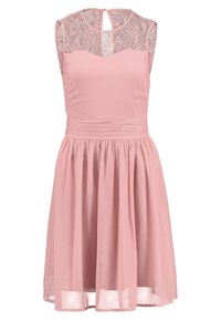 Robe rose avec un empiècement en dentelle, design sans manches, taille froncée et jupe évasée. Le matériau semble lisse avec une texture légère.