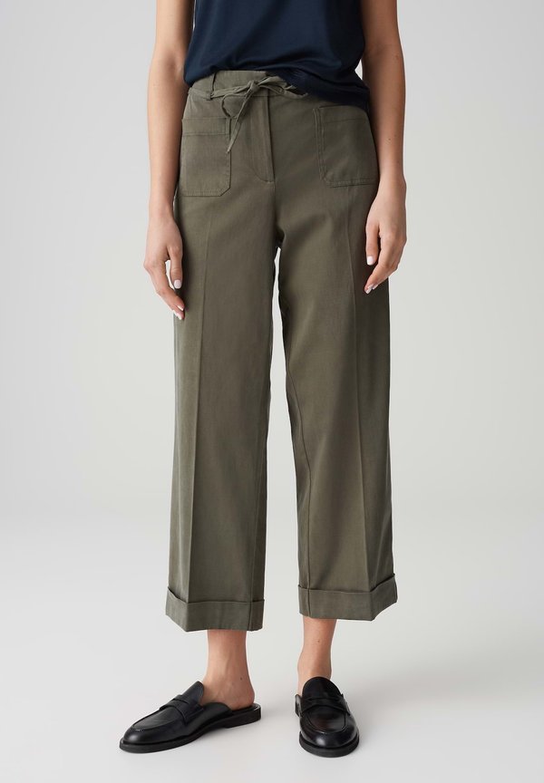 MID RISE CROPPED RELAXED FIT - Stoffhose - olive leaf