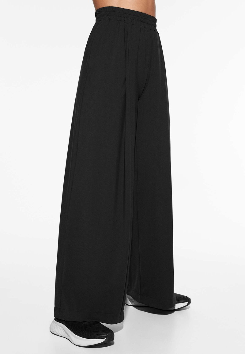 OYSHO LIGHT TOUCH Housut Black musta Zalando fi