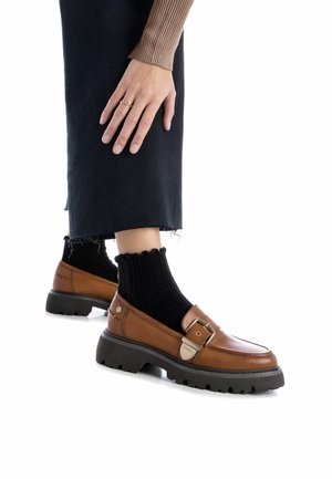 Carmela Zapatos sin cordones - camel