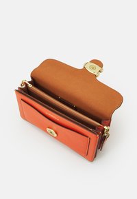 COACH TABBY SHOULDER BAG 26 - Rankinė - sun orange