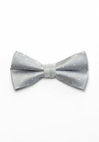 Zilveren vlinderdas met een gestructureerde afwerking, voorzien van een solide witte middenband. Het ontwerp is symmetrisch met spitse uiteinden.