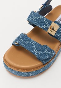 Steve Madden BIGMONA - Platvormsandaalid - denim multi