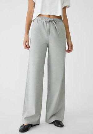 Stradivarius FLOWING - Tracksuit bottoms - light grey