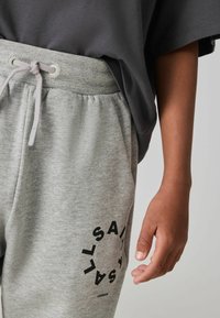 smALLSAINTS REGULAR FIT - TIERRA CUFFED LOGO JOGGERS - Træningsbukser - grey