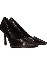 Sorte højhælede sko i en spids tå-design med en struktureret metallisk finish og en slank stilettohæl. Glat indvendig foring.