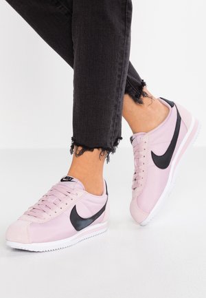 Sneakers laag - berry