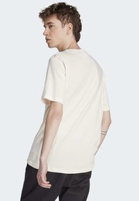 adidas Originals TREFOIL ESSENTIALS - T-shirts med print - white