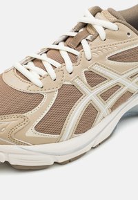 ASICS SportStyle GT-2160 UNISEX - Sportcipő - pepper/putty