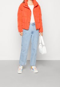 ONLY Chaqueta de invierno - orange