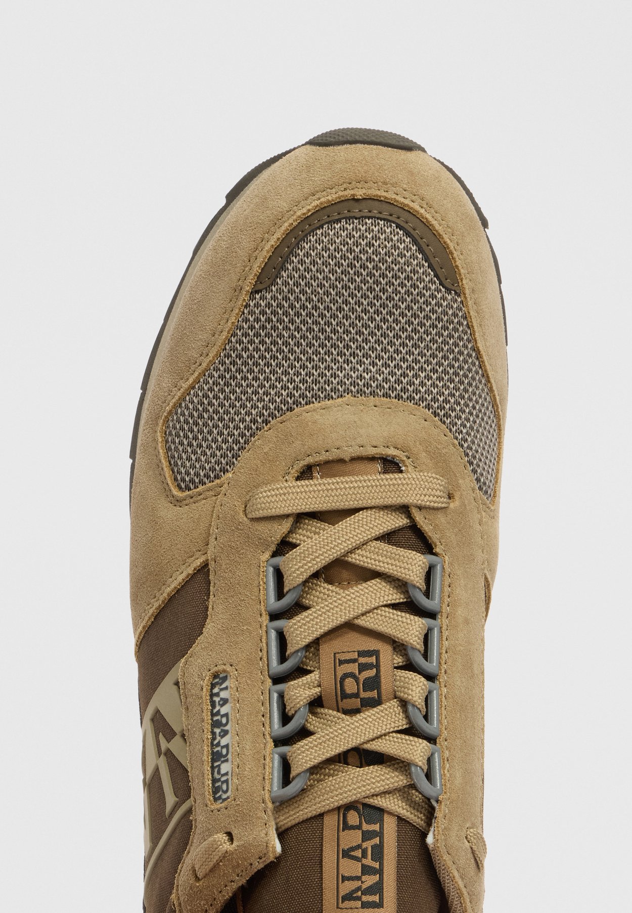 Sneaker low