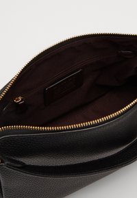 COACH SOFT SHAY CROSSBODY - Mala de mão - black