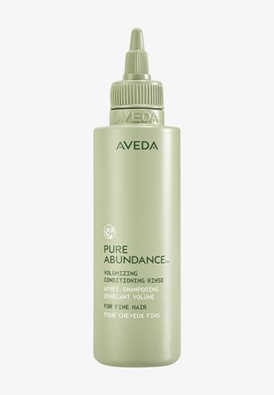 Flacon de rinçage conditionneur volumateur Aveda Pure Abundance pour cheveux fins avec bouchon à vis vert et détails du produit à l'avant.