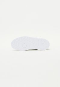 Puma CLUB II JR UNISEX - Sneakers basse - green moon/white