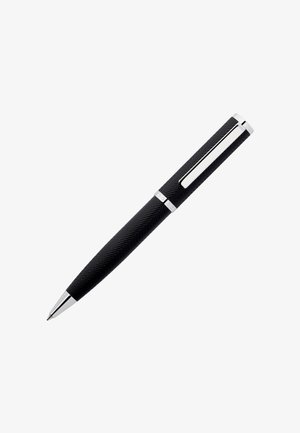 Czarny długopis kulkowy ze srebrnym końcówką, klipem i obrączką z logo, z teksturowanym wzorem w jodełkę na korpusie.
