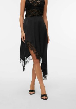 LOUISA MITTLERE TAILLE  - Dolgo krilo - black