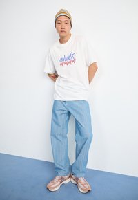 Thumbnail Image 3