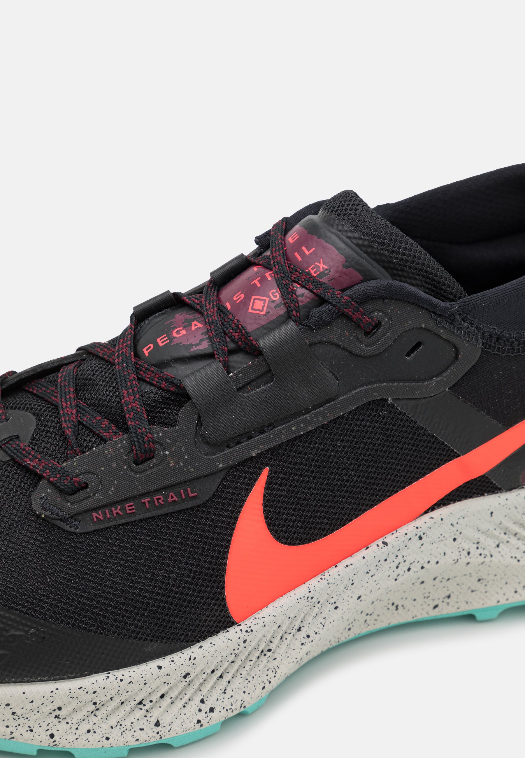 Nike Performance PEGASUS TRAIL 3 GTX - Laufschuh Trail - black/bright  crimson/dark beetroot/dynamic turquoise/light bone/schwarz - Zalando.de