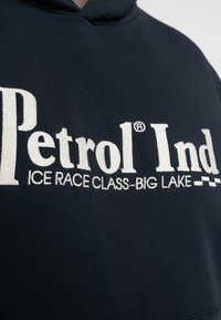 Petrol Industries - Bluza z kapturem