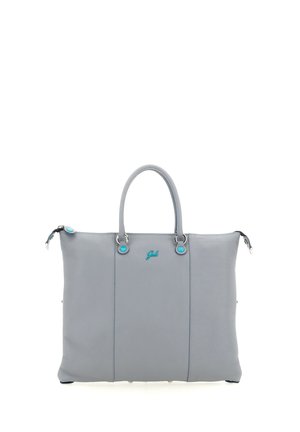 Borsa a mano in pelle grigia con due manici, dettagli con bottoni blu e piccolo logo blu al centro davanti su sfondo bianco.