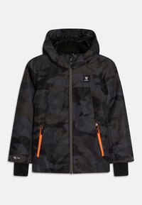 Svart och grå camouflagejacka med huva, framdragkedja, två orange dragkedjefickor och elastiska ärmmuddar. Har en logo på bröstet.