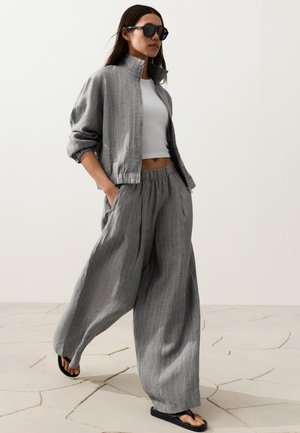OYSHO, PINSTRIPED LINEN HIGH-NECK JACKET - Nyári dzseki - grey