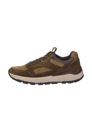 Braune Wildleder-Sneaker mit Netzakzenten, runder Zehenpartie und Schnürung. Verfügt über eine gepolsterte Sohle und eine kontrastierende hellfarbige Zwischensohle.