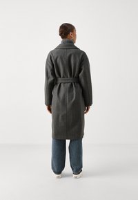 Vero Moda Petite VMFORTUNE - Klassisk kåpe / frakk - dark grey melange