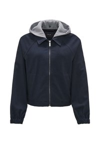 Veste bleu marine avec fermeture éclair sur le devant et capuche grise. Dispose de manches raglan et de poignet élastiques. Fabriquée en tissu texturé avec des poches latérales.