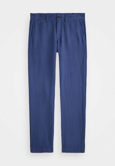 Ναυτικό μπλε παντελόνι κατασκευασμένο από ελαφρύ ύφασμα, με μπροστινό κούμπωμα, δύο πλαϊνές τσέπες και ίσια πόδια με ραμμένο τελείωμα.