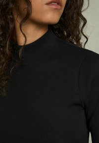 Reiss HIGH-NECK - Hosszú ujjú felső - black