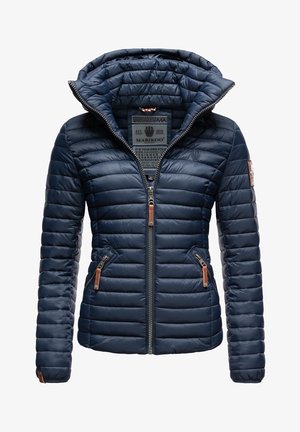 Tumed puffer-jakk, millel on kapuuts, kootud disain, lukuga küljetaskud ja nahkdetailid. Tekstuuriga, kerge kangas.