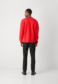 BOSS RARTIC - Džemperis - open red