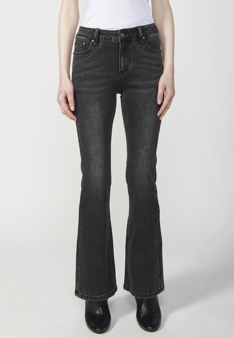 Koroshi FLARED - Pieguloša piegriezuma džinsi - black denim