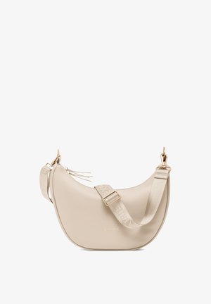 Sac à épaule en cuir beige avec une forme courbée, présentant une bandoulière avec des détails de logo et des accents en métal doré. Comprend une fermeture éclair avec des glands.