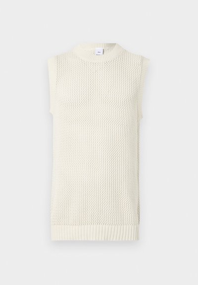 Top tricotat fără mâneci de culoare crem, cu un design de plasă texturată și un tiv cu nervuri. Dispune de un guler înalt și o siluetă relaxată.